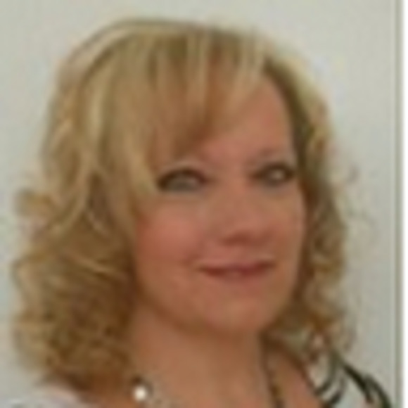 Meet your Posher, Karen - Picture 1 of 1